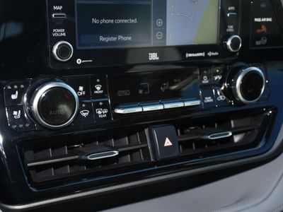 2020 Toyota Highlander - Photo 41