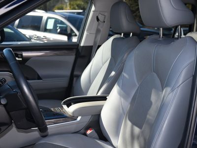 2020 Toyota Highlander - Photo 13