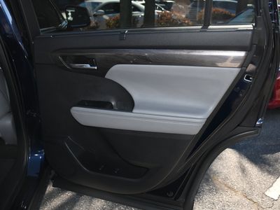 2020 Toyota Highlander - Photo 32