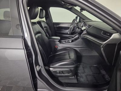 2025 Jeep Grand Cherokee — photo 32 view