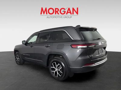 2025 Jeep Grand Cherokee — photo 9 view