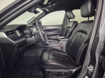 2025 Jeep Grand Cherokee — photo 13 view