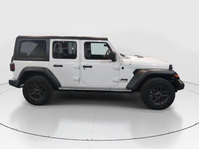 2024 Jeep Wrangler - Photo 8