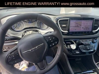 2025 Chrysler Pacifica — interior view