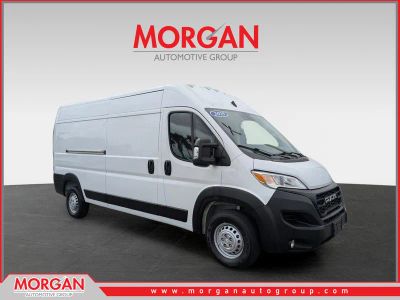 2025 Ram ProMaster Cargo Van Tradesman in Bright White Clearcoat — front three-quarter view