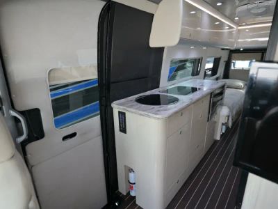 2018 Airstream INTERSTATE — photo 8 view