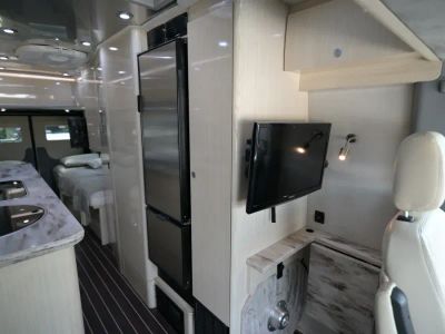 2018 Airstream INTERSTATE — photo 14 view
