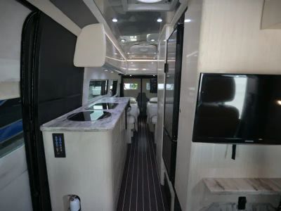 2018 Airstream INTERSTATE — photo 7 view