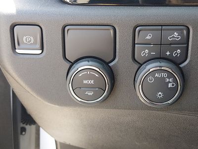 2023 Chevrolet Silverado 1500 — photo 13 view