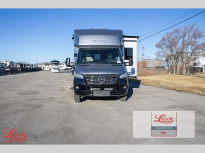 2025 Wayfarer 25 XRW - Photo 3