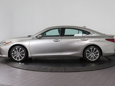 2020 Lexus ES - Photo 2