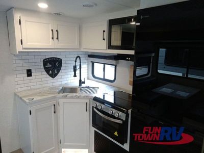 2026 Venture RV Stratus - Photo 18