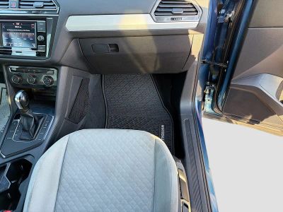 2020 Volkswagen Tiguan — photo 16 view