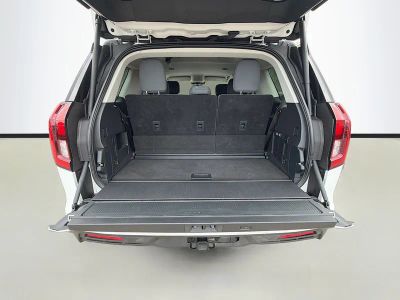 2025 Ford Expedition — photo 48 view
