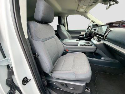 2025 Ford Expedition — photo 16 view