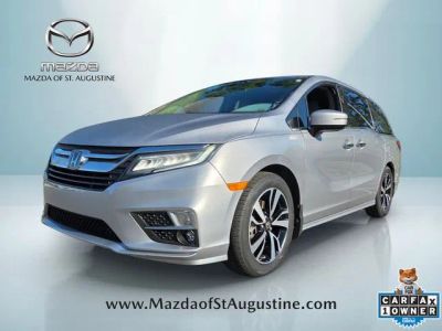2019 Honda Odyssey Elite — front three-quarter view