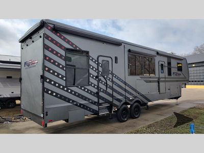 2025 Keystone RV Fuzion - Photo 4