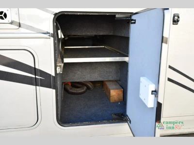 2014 Forest River RV Legacy Elite — photo 11 view