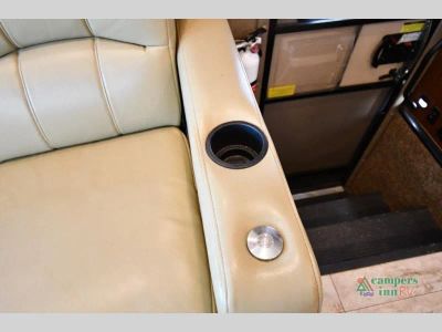 2014 Forest River RV Legacy Elite — photo 27 view