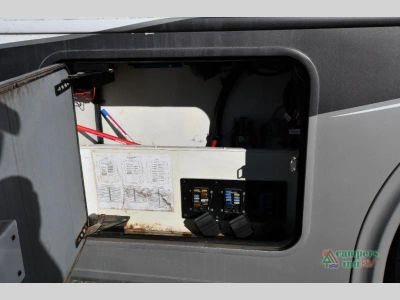 2014 Forest River RV Legacy Elite — photo 18 view