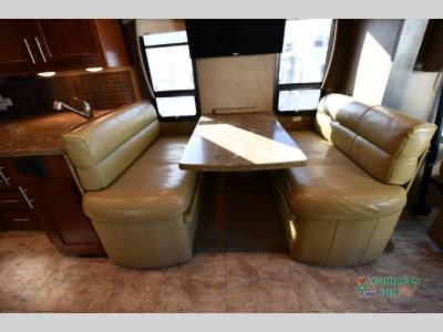 2014 Forest River RV Legacy Elite — photo 28 view