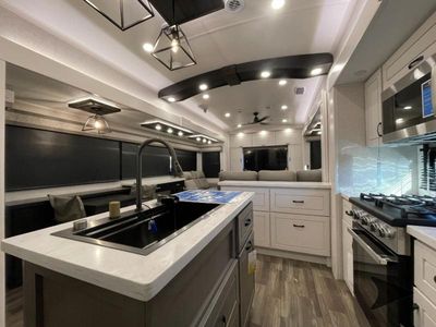 2025 Jayco North Point - Photo 12