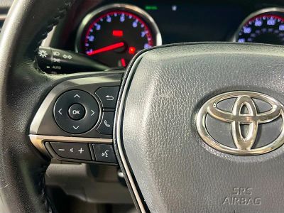 2019 Toyota Camry — photo 16 view