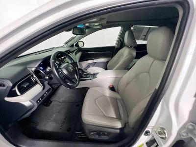 2019 Toyota Camry — photo 12 view