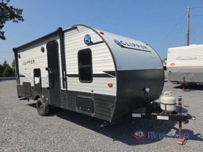 2022 Coachmen RV Clipper Ultra-Lite — front three-quarter view