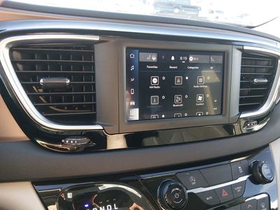 2023 Chrysler Voyager - Photo 17