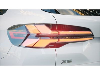 2026 BMW X5 M60i - Photo 8