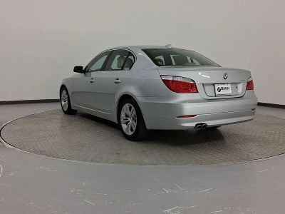 2010 BMW 528i Sedan - Photo 3