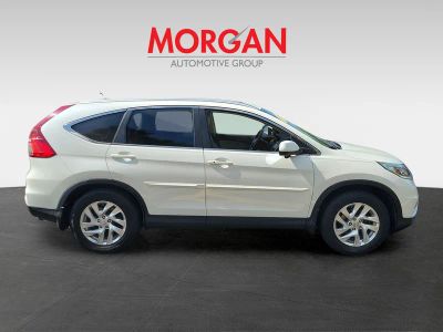 2015 Honda CR-V — rear three-quarter view