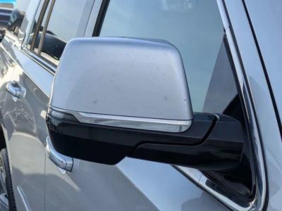2018 Cadillac Escalade — photo 11 view