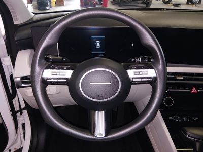 2025 Hyundai Tucson — photo 12 view