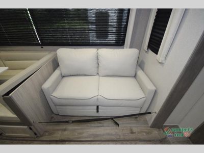 2026 Coachmen RV Catalina Legacy — photo 22 view