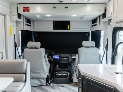 2026 Fleetwood Bounder - Photo 4