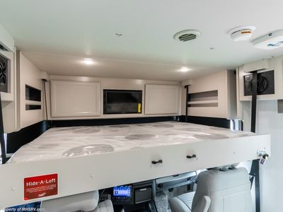 2026 Fleetwood Bounder - Photo 6