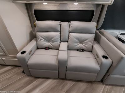 2026 Fleetwood Bounder - Photo 12