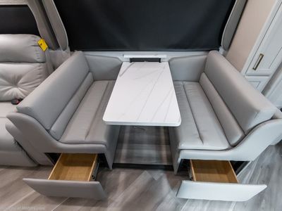 2026 Fleetwood Bounder - Photo 11
