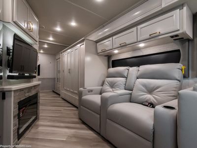 2026 Fleetwood Bounder - Photo 13