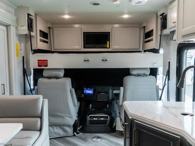 2026 Fleetwood Bounder - Photo 5