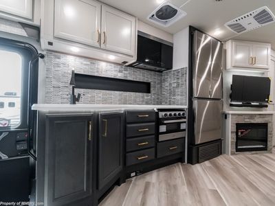 2026 Fleetwood Bounder - Photo 14