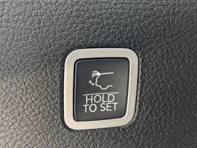 2022 Jeep Wagoneer — photo 13 view
