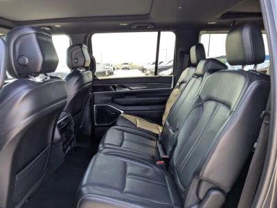 2022 Jeep Wagoneer — photo 14 view