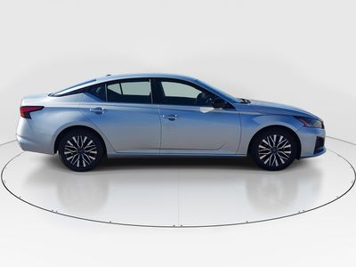 2024 Nissan Altima — photo 8 view