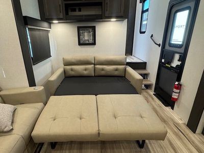 2026 Venture SportTrek Touring Edition - Photo 10