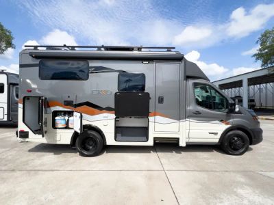 2027 Winnebago EKKO — photo 21 view