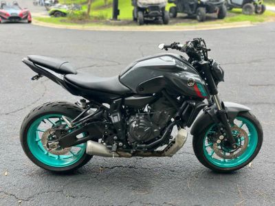 2022 Yamaha MT-07 — front three-quarter view