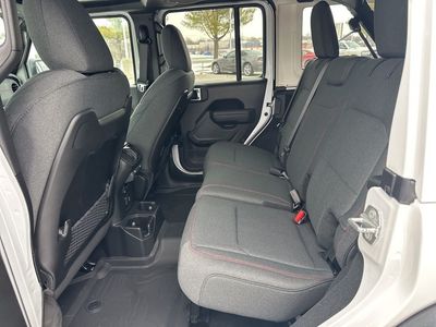 2026 Jeep Wrangler - Photo 37